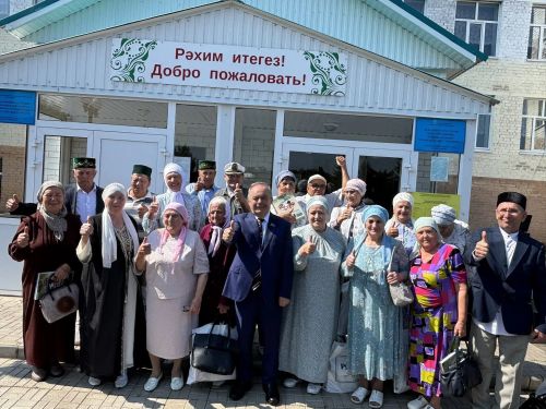 Спустя 56 лет: выпускники Старокакерлинской школы Дрожжановского района встретились в родных стенах