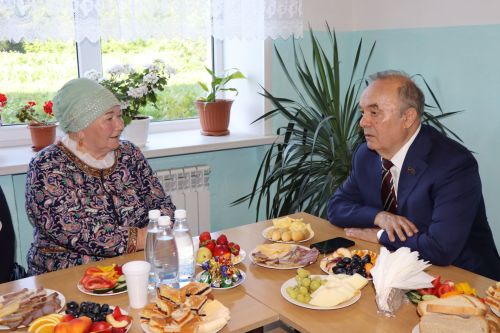 Спустя 56 лет: выпускники Старокакерлинской школы Дрожжановского района встретились в родных стенах