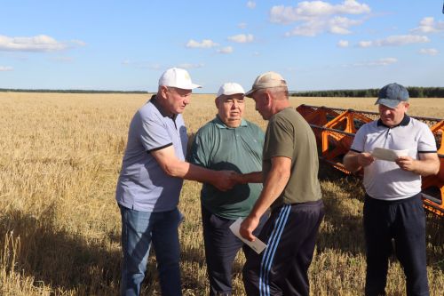 Тыр çи ӗçӗнче  малта пыракансене чысларӗç