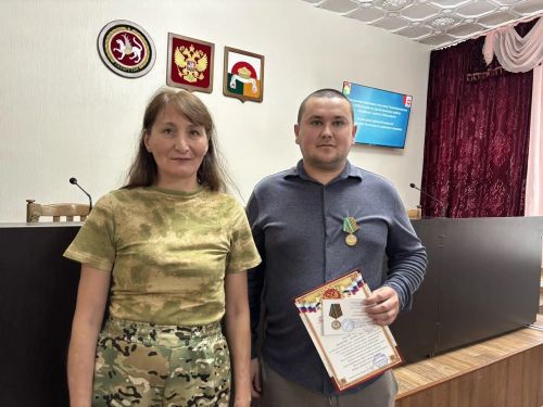 Инспекторы ГИБДД Дрожжановского района помогли в доставке гуманитарного груза