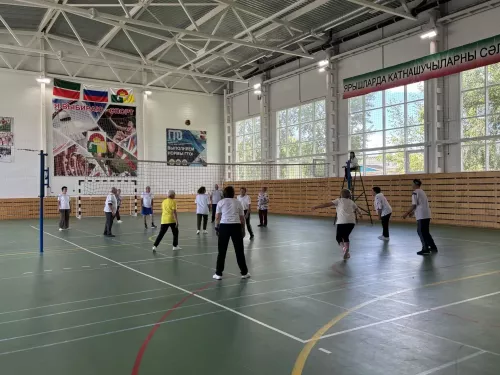 Спортивный дух и азарт: ветераны Дрожжановского района сразились в волейболе
