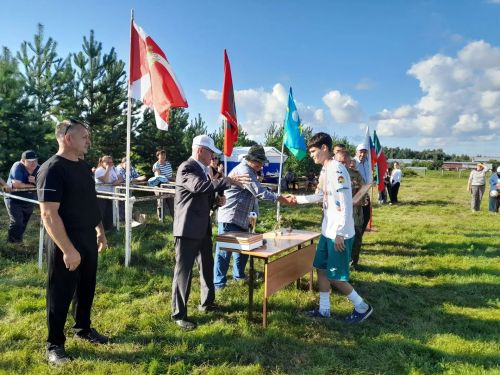 Футбольный турнир памяти воинов-земляков прошёл в селе Новое Ильмово Дрожжановского района