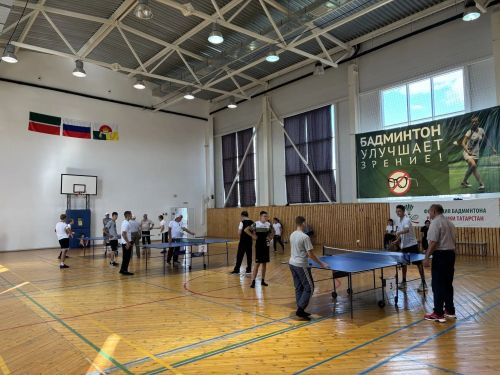 Настольный теннис и волейбол объединили любителей спорта в «Неделю физкультурника»