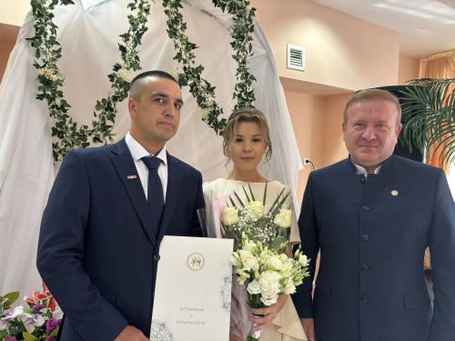 В день выборов в Дрожжановском районе поженились участник СВО и его избранница