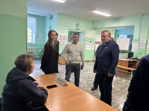 Глава района Марат Гафаров и Марат Ситдиков побывали на избирательных участках муниципалитета