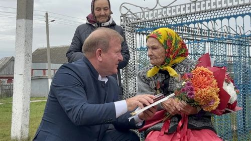 В свой 100-летний юбилей труженица тыла Дрожжановского района проголосовала на выборах