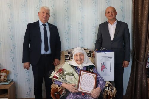 Жительница села Большая Цильна Дрожжановского района отметила 90-летний юбилей