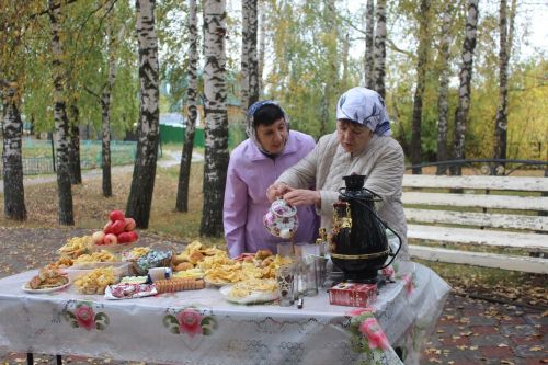 Праздник для старшего поколения в Дрожжаном-2023
