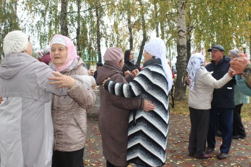 Праздник для старшего поколения в Дрожжаном-2023