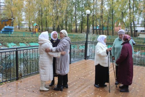 Праздник для старшего поколения в Дрожжаном-2023