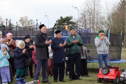 В Ураза байрам в Дрожжаном прошел "Семейный праздник"-2023