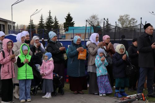 В Ураза байрам в Дрожжаном прошел "Семейный праздник"-2023