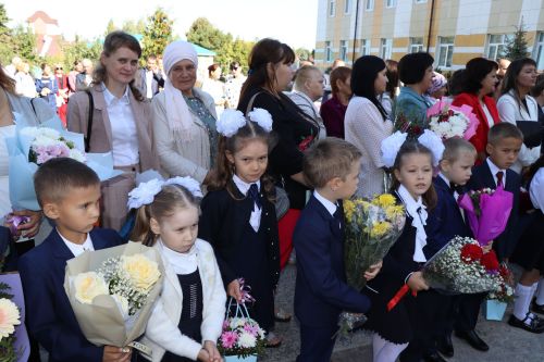 Первый звонок в Стародрожжановской сош №1 -2023