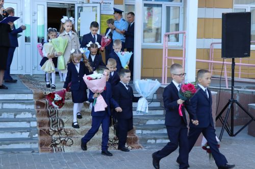 Первый звонок в Стародрожжановской сош №1 -2023