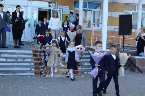Первый звонок в Стародрожжановской сош №1 -2023