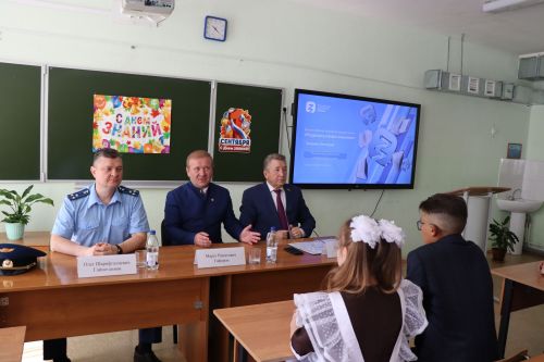 Первый звонок в Стародрожжановской сош №1 -2023