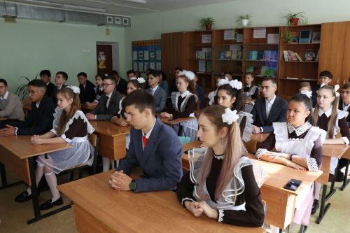 Первый звонок в Стародрожжановской сош №1 -2023