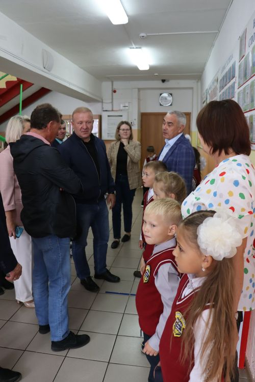 Максим Топилин с рабочим визитом в Дрожжаном 2023
