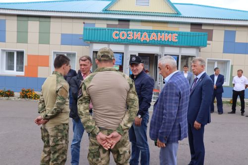 Максим Топилин с рабочим визитом в Дрожжаном 2023