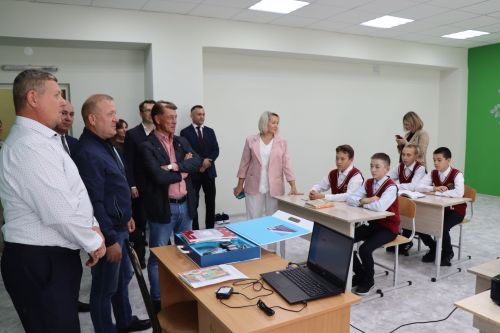 Максим Топилин с рабочим визитом в Дрожжаном 2023