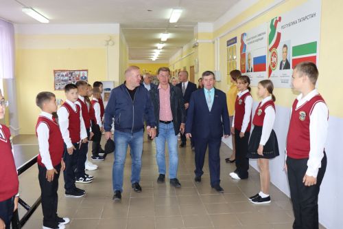 Максим Топилин с рабочим визитом в Дрожжаном 2023