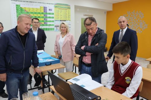 Максим Топилин с рабочим визитом в Дрожжаном 2023