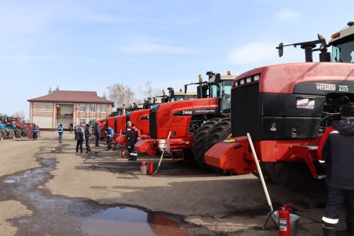 Приемка готовности техники к проведению весенне-полевых работ в Дрожжановском районе -2024