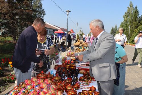 Ярмарка меда в Дрожжановском районе РТ- 2024