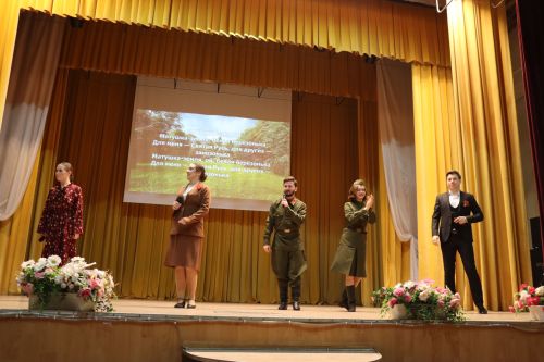 В районном доме культуры был праздничный концерт по случаю Международного Дня пожилых людей