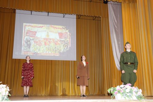 В районном доме культуры был праздничный концерт по случаю Международного Дня пожилых людей