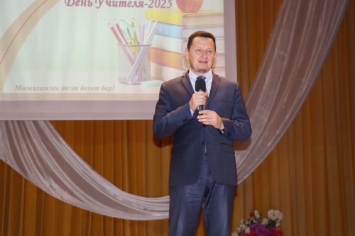 Педагогов Дрожжановского района РТ поздравили с наступающим профессиональным праздником