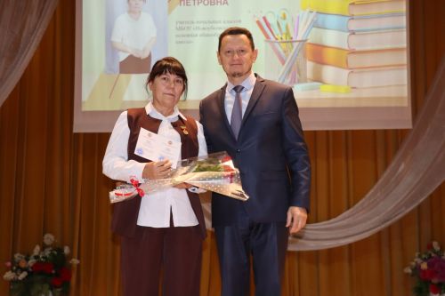 Педагогов Дрожжановского района РТ поздравили с наступающим профессиональным праздником