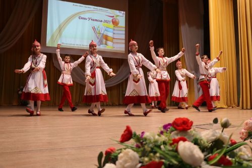 Педагогов Дрожжановского района РТ поздравили с наступающим профессиональным праздником