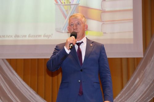Педагогов Дрожжановского района РТ поздравили с наступающим профессиональным праздником