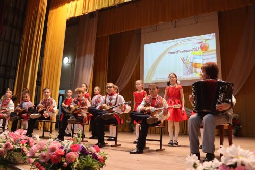 Педагогов Дрожжановского района РТ поздравили с наступающим профессиональным праздником