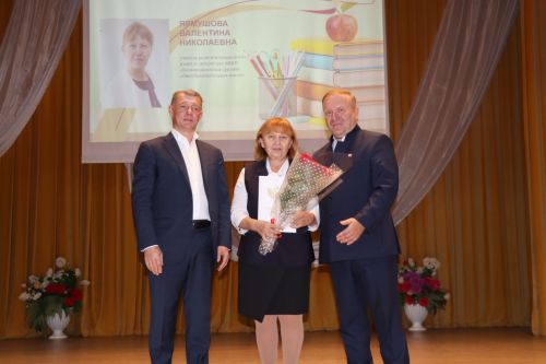 Педагогов Дрожжановского района РТ поздравили с наступающим профессиональным праздником