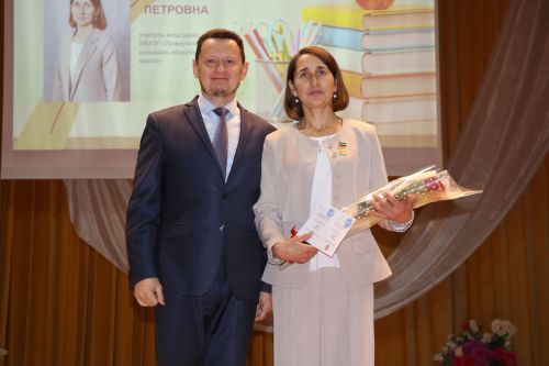 Педагогов Дрожжановского района РТ поздравили с наступающим профессиональным праздником
