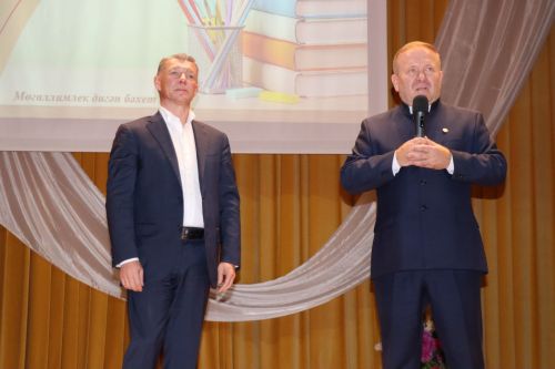 Педагогов Дрожжановского района РТ поздравили с наступающим профессиональным праздником