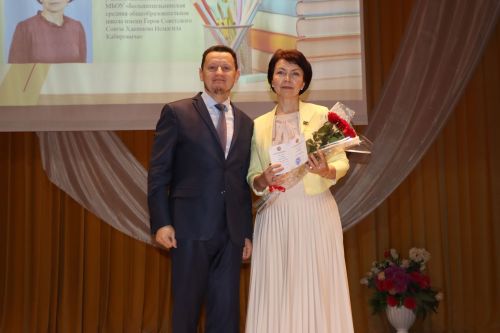Педагогов Дрожжановского района РТ поздравили с наступающим профессиональным праздником