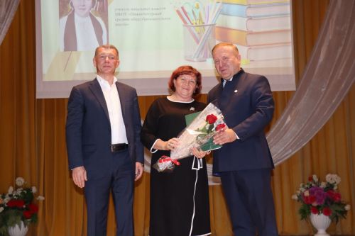 Педагогов Дрожжановского района РТ поздравили с наступающим профессиональным праздником
