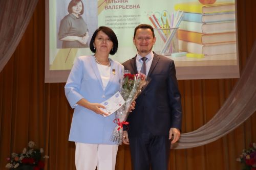 Педагогов Дрожжановского района РТ поздравили с наступающим профессиональным праздником