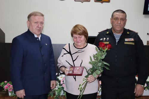 Передача наград семьям героев СВО в Дрожжановском районе РТ -2025
