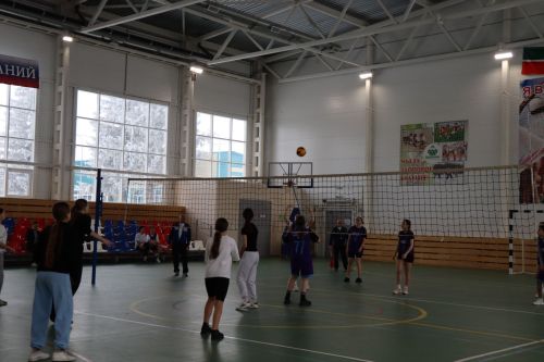 В Дрожжаном прошел муниципальный этап Чемпионата школьной волейбольной лиги среди команд девушек