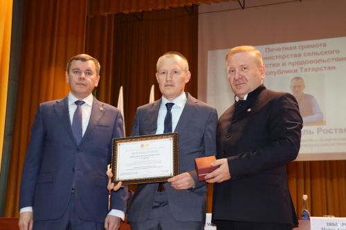 Отчетная сессия об итогах-социально-экономического развития Дрожжановского района -2025