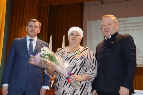 Отчетная сессия об итогах-социально-экономического развития Дрожжановского района -2025