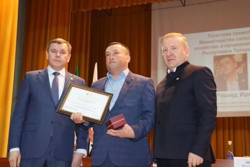 Отчетная сессия об итогах-социально-экономического развития Дрожжановского района -2025