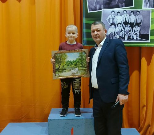 В селе Каракитаны прошло соревнование по вольной борьбе в памяти Фарита Закиевича Азизова