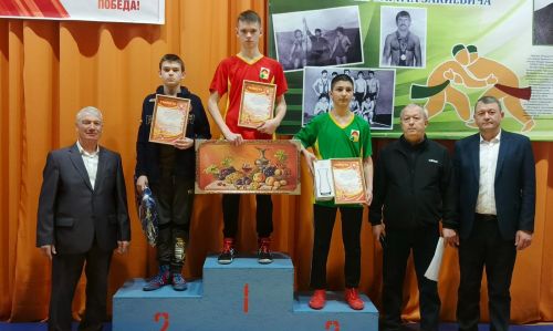 В селе Каракитаны прошло соревнование по вольной борьбе в памяти Фарита Закиевича Азизова