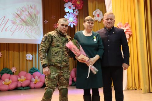 Матерей и жен бойцов СВО в  Дрожжановском районе РТ поздравили 8 Марта