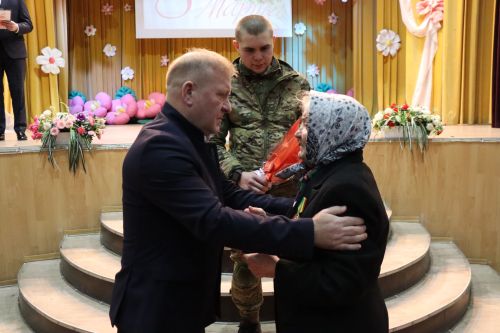 Матерей и жен бойцов СВО в  Дрожжановском районе РТ поздравили 8 Марта